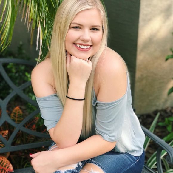 Meet your Posher, Madison - Picture 1 of 1